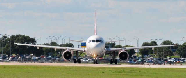 Airbus A320 (N836VA)