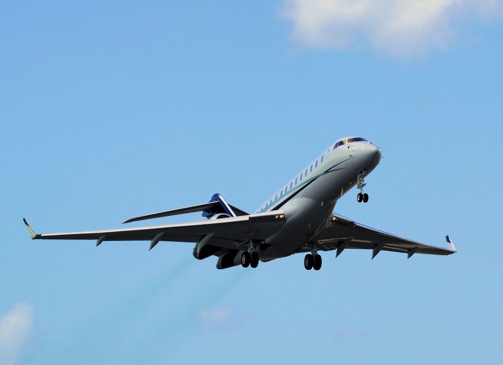 Bombardier Global Express (N905T)