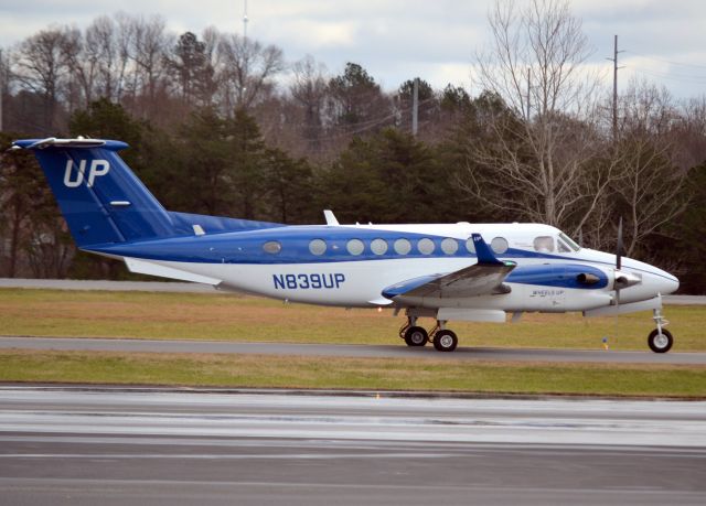 Beechcraft Super King Air 300 (N839UP) - WHEELS UP PARTNERS LLC taxiing - 1/17/16