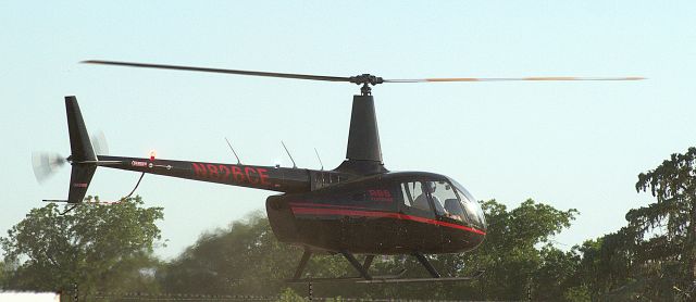 Robinson R-66 (N826CE)