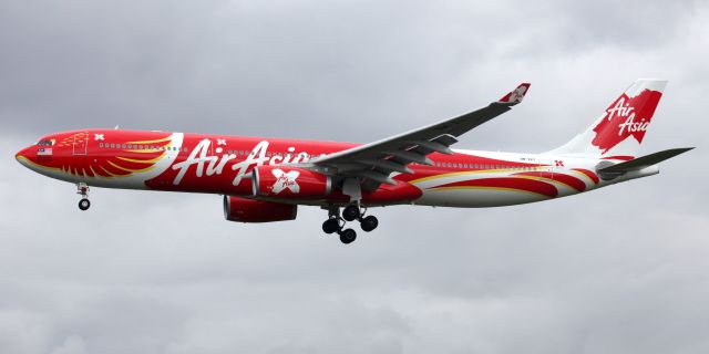 Airbus A330-300 (9M-XXT) - "Xcintillating phoeniX" Short Final To Rwy 16R