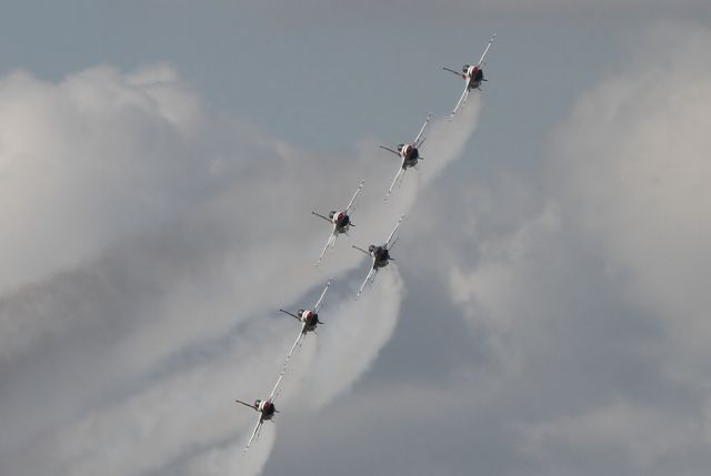 Lockheed F-16 Fighting Falcon —