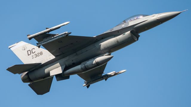 Lockheed F-16 Fighting Falcon (87-0328) - SCARY32 departing Andrews with a gear issue, no Evers mission for this guy