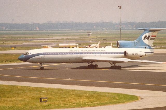 HA-LCH — - Malev TU-154 (sep-81)