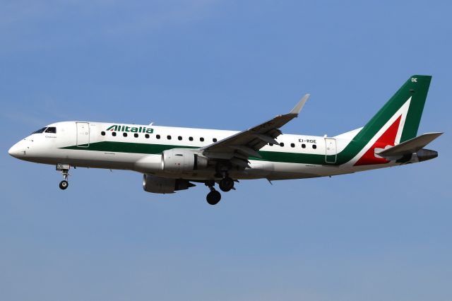 Embraer 170/175 (EI-RDE)