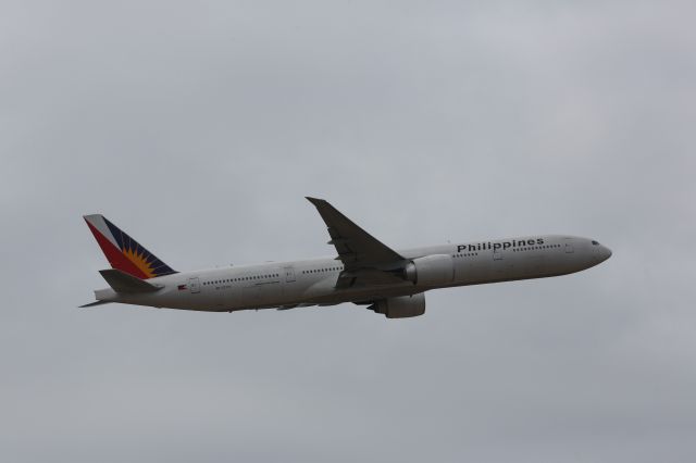 BOEING 777-300ER (RP-C7773)