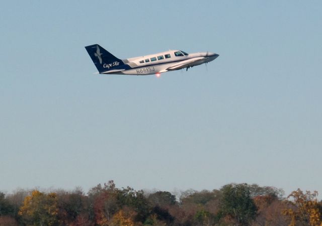 Cessna 402 (N6813J) - Take off RW34.