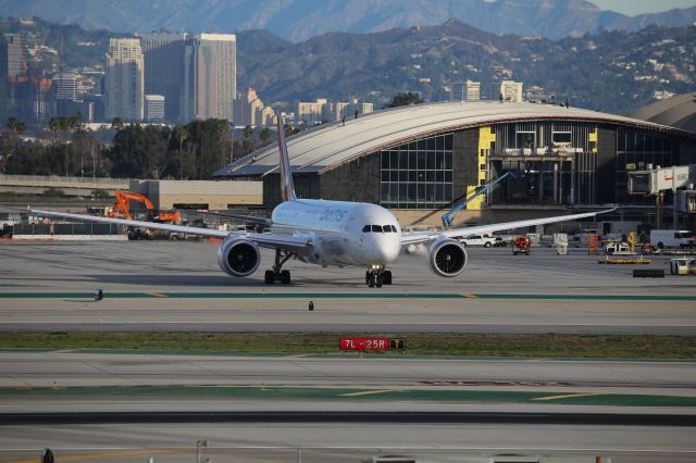 Boeing 787-9 Dreamliner (VH-ZNF)