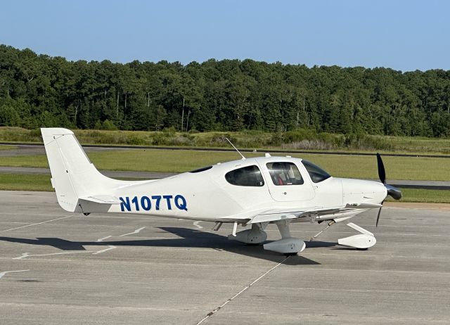 Cirrus SR-22 (N107TQ)