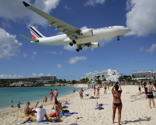 Airbus A330-200 (F-GZCK)