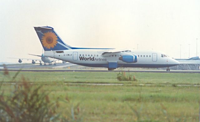 British Aerospace BAe-146-200 (G-OWLG) - World Airlines BAe 146/Avro RJ cnE2031 Archief 27-aug-95