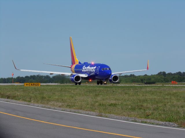 Boeing 737-700 (N7841A)