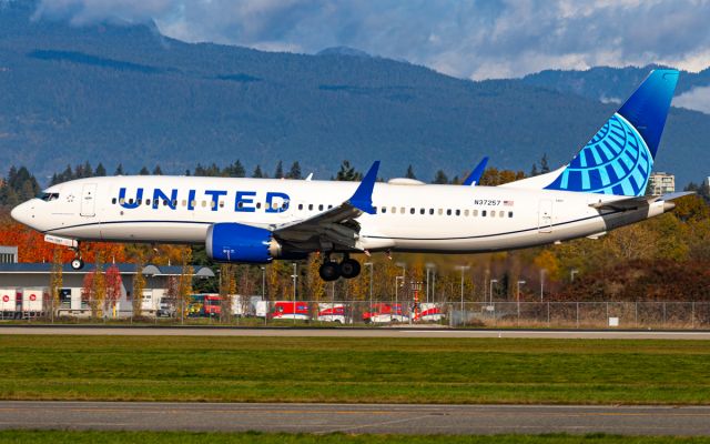 Boeing 737 MAX 8 (N37257)