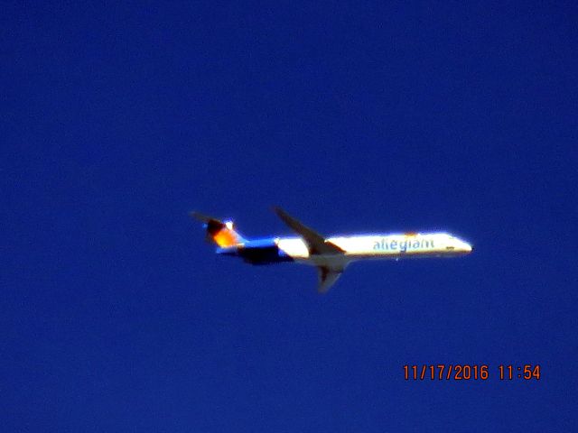 McDonnell Douglas MD-83 (N408NV)