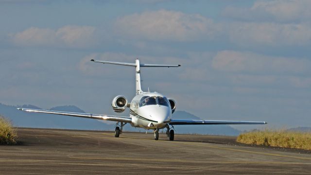 Beechcraft Beechjet (PP-UQF) - beechcraft hawker 400XPbr /PPUQF-Privatebr /Aeroporto de Pouso Alegre-MG Brasilbr /Photo:Gustavo Queiroz