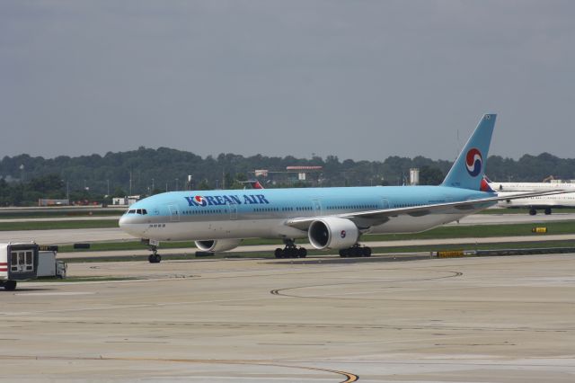 BOEING 777-300 (HL7783)