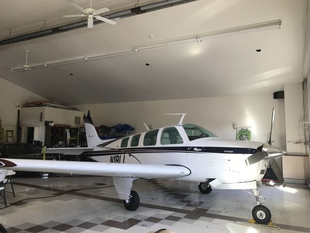 Beechcraft Bonanza (36) (M18LL)