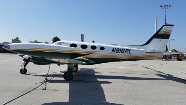 Cessna 340 (N916RL) - 1972 CESSNA 340 AT FULLERTON. 