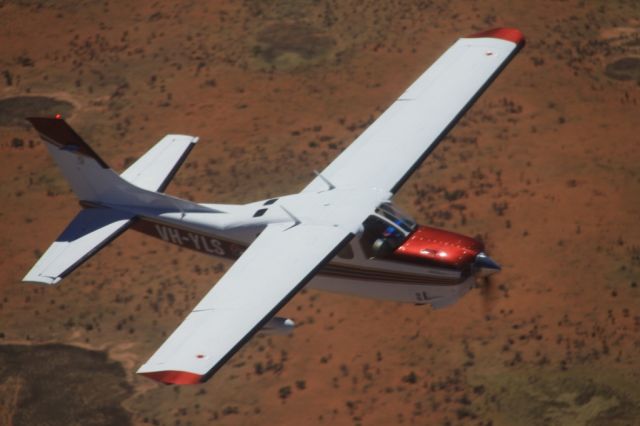 Cessna P210 Pressurized Centurion (VH-YLS) - Over the Australian Outback