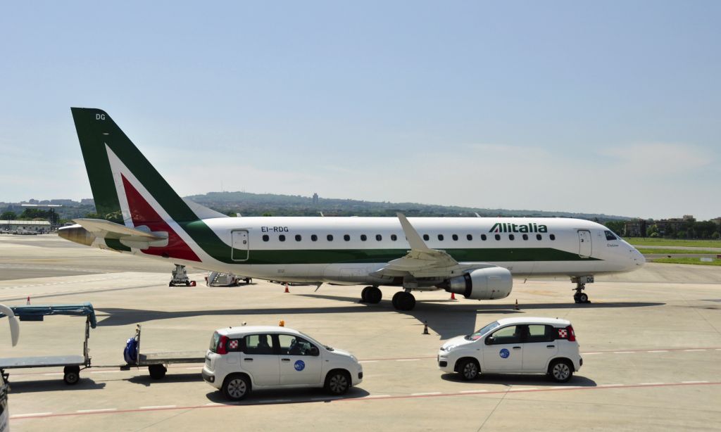 Embraer 170/175 (EI-RDG) - Alitalia Cityliner Embraer ERJ-175STD EI-RDG in Napoles Capodichino 