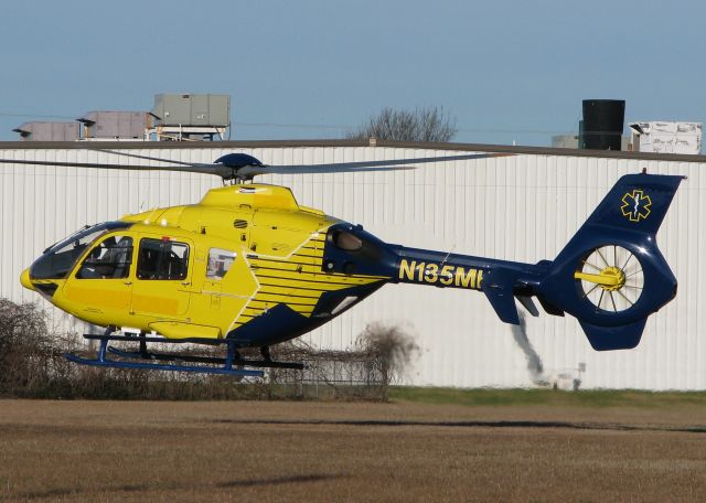 Eurocopter EC-635 (N135MH) - Taking off from Metro Aviation near the Downtown Shreveport airport.