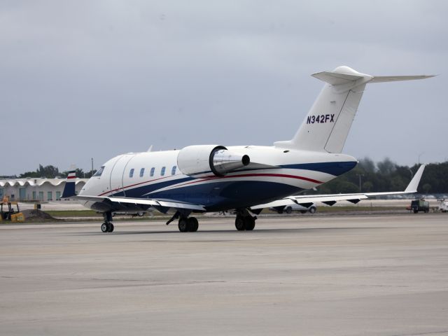 Canadair Challenger (N342FX) - Flexjet. Taxiing out for departure.