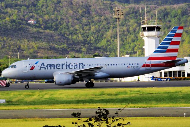 Airbus A320 (N109UW)