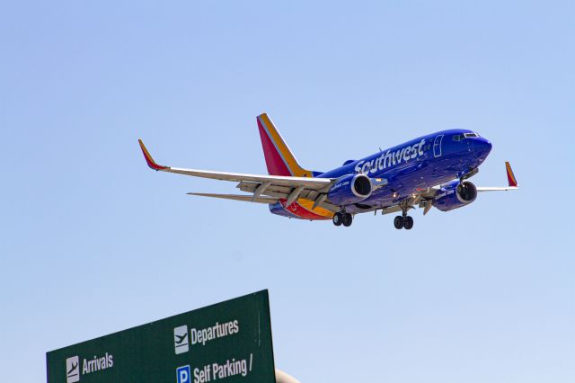 Boeing 737-700 (N205WN)