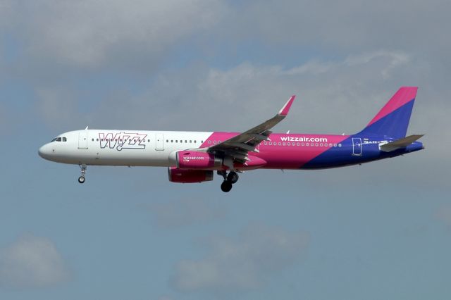 Airbus A321 (HA-LXH) - 18/06/2018: Morning flight from Sofia, Bulgaria, upon landing on runway 21.