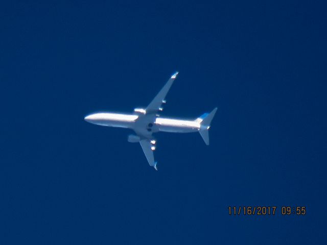 Boeing 737-900 (N69823)
