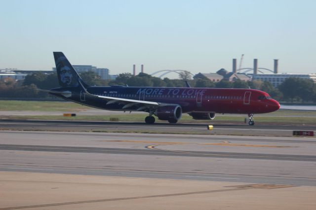 Airbus A321neo (N927VA) - Spotted while waiting for a plane out of DCA - Oct 9, 2020