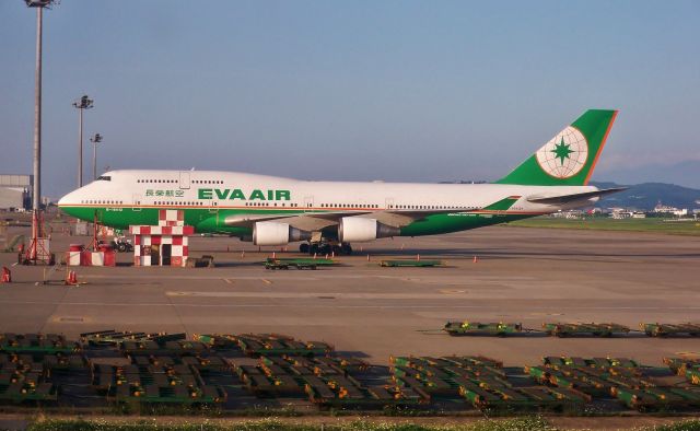 Boeing 747-400 (B-16412) - Eva Air 747-45E B-16412 at Taipei  (TPE) on May 25, 2013.