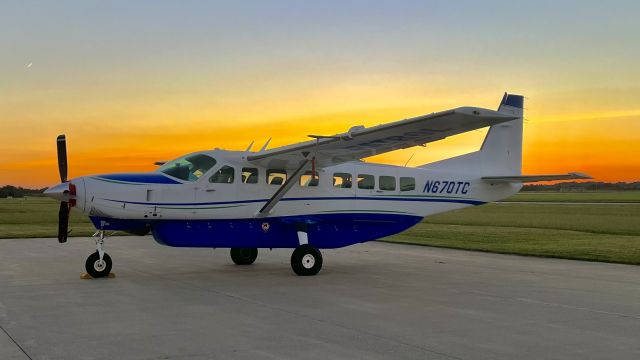 Cessna Caravan (N670TC) - A 2012 Cessna 208B, N670TC, poses for a golden hour photo during its overnight stay @ KVPZ. 6/22/22. 