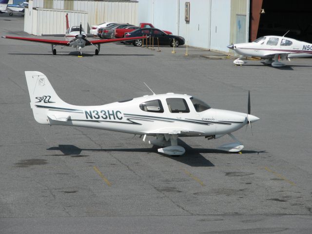 Cirrus SR-22 (N33HC)