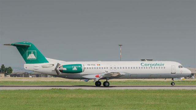 Fokker 100 (YR-FKA) - Capartair landing in LIPX (VRN) br /Mattia Maddaloni - Piti Spotter Club