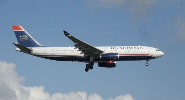 Airbus A330-300 (N280AY)