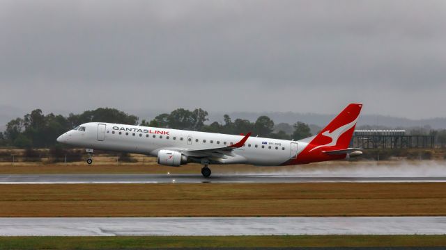 Embraer ERJ-190 (VH-XVB)