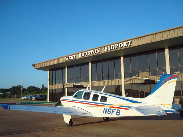 Beechcraft Bonanza (36) (N6FB)