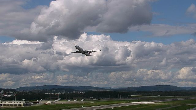 Airbus A340-300 (HB-JMA) - ..to Boston