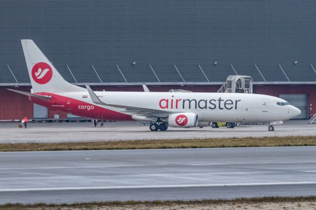 Boeing 737-700 (SU-SFY)