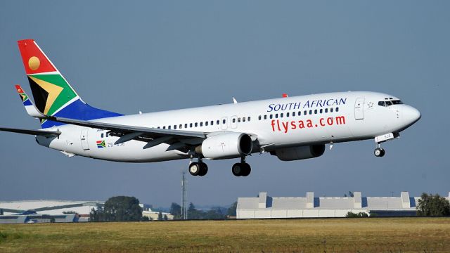 Boeing 737-700 (ZS-SJE)