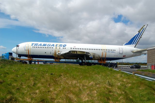 BOEING 767-200 (EI-CZD) - On the banks of the River Shannon 3-5-2016