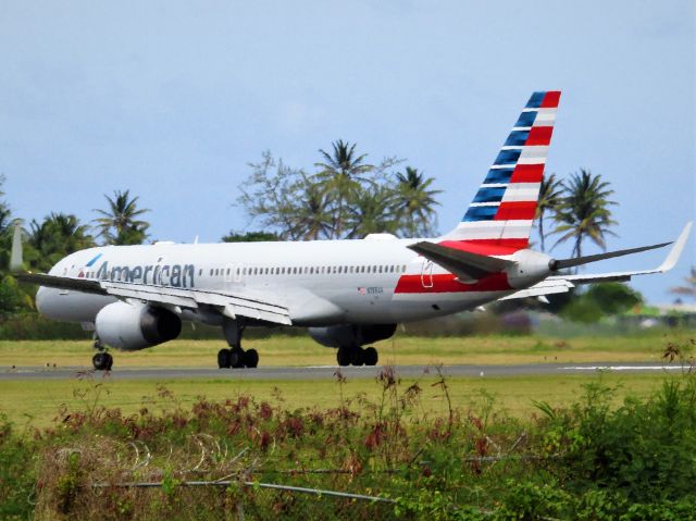 Boeing 757-200 (N198AA)