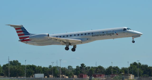 Embraer ERJ-145 (N638AE)