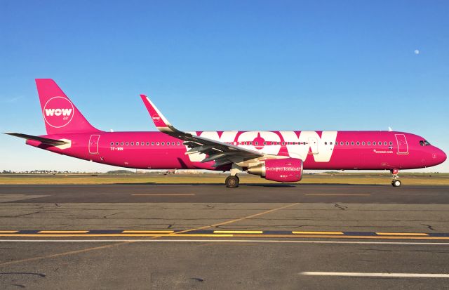 Airbus A321 (TF-WIN) - 1st upload of TF-WIN WOW Air A321 @ KBOS Logan 07/06/17 