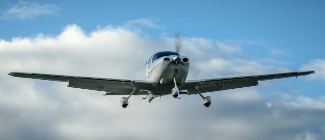 Cirrus SR-22 (VH-JCD) - Landing at Tyabb