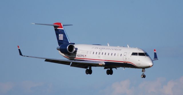 Canadair Regional Jet CRJ-200 (N207PS) - On final for 18C - 9/27/09