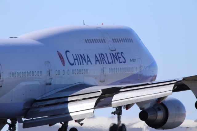 Boeing 747-400 (B-18211)