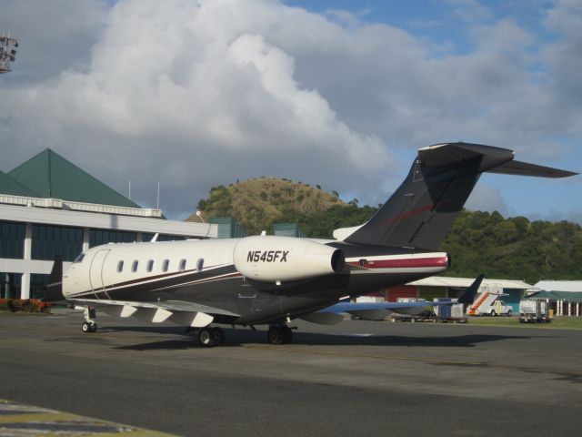 Bombardier Challenger 300 (N545FX) - tlpl