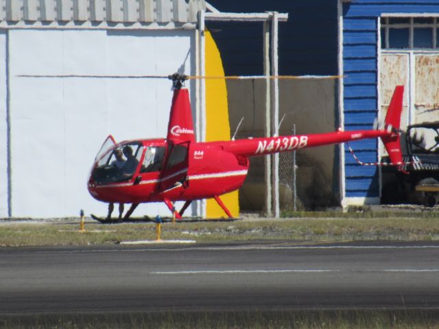 Robinson R-44 (N413DB)